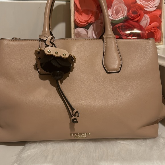 Nine West tan  purse - Picture 3 of 11